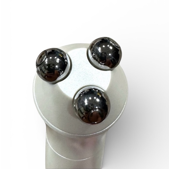 Remington Facial Care Kit Epilator & Massage Roller - Picture 6 of 8